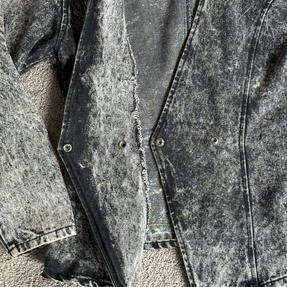 Vintage Acid Wash Gray Denim Jacket - Picture 4 of 10